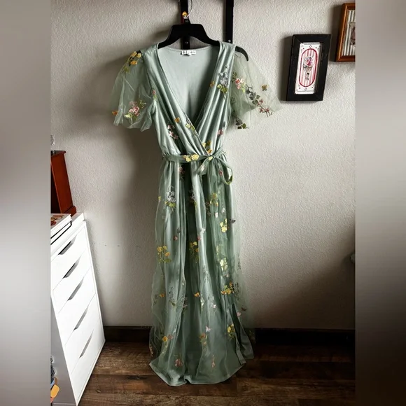 Floral Embroidered Green Maxi Dress - Picture 1 of 4